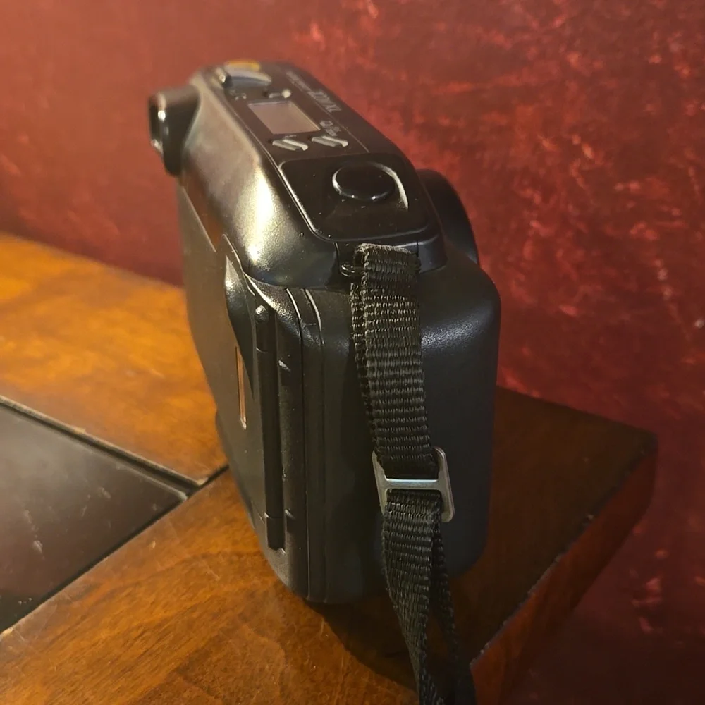 Canon Autoboy Zoom Super Point & Shoot 35mm Film Camera w/Case - Not Tested